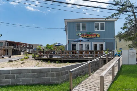 68 E Bayview Walk