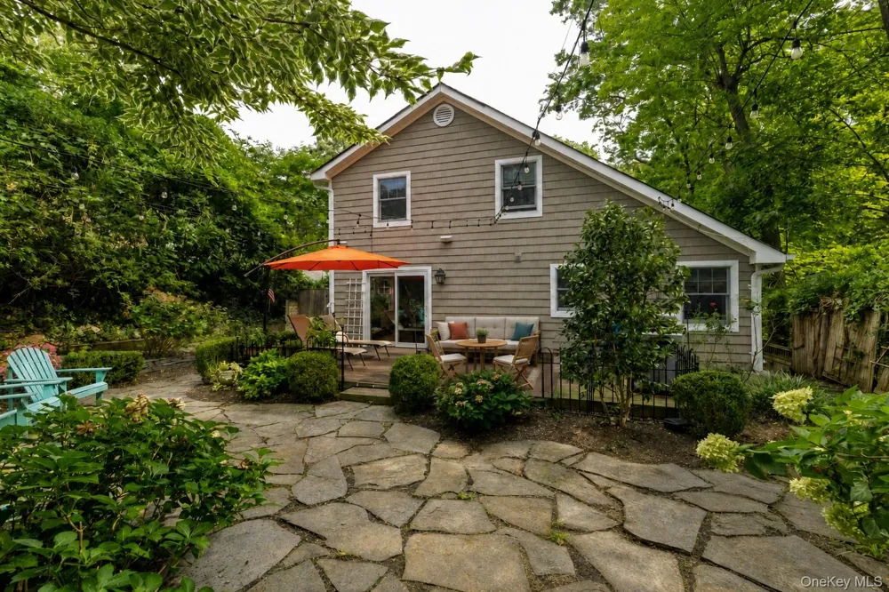 18 Walnut Avenue Setauket, NY 11733