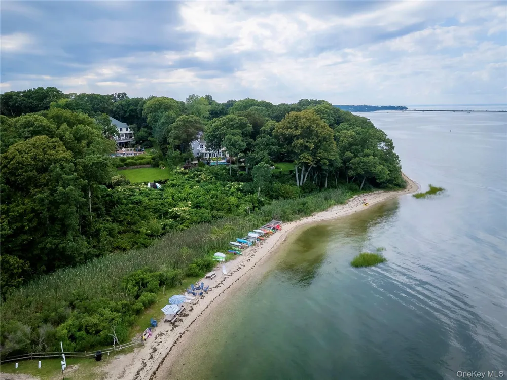 18 Walnut Avenue Setauket, NY 11733