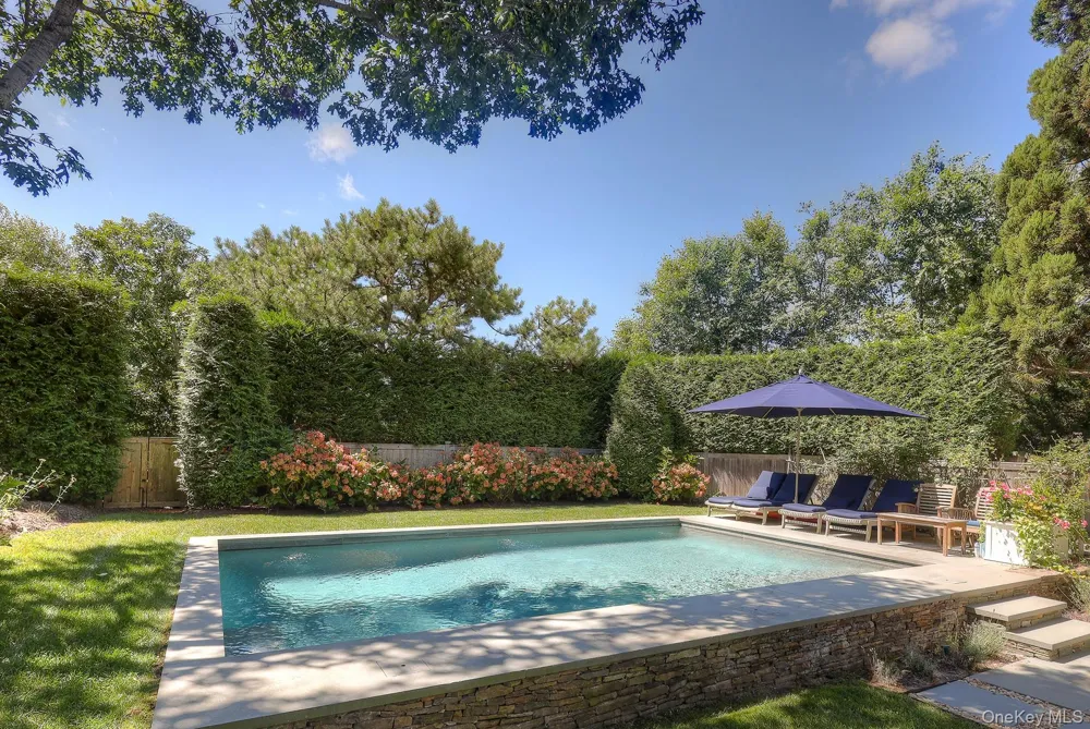 18 Cliff Road Amagansett, NY 11930