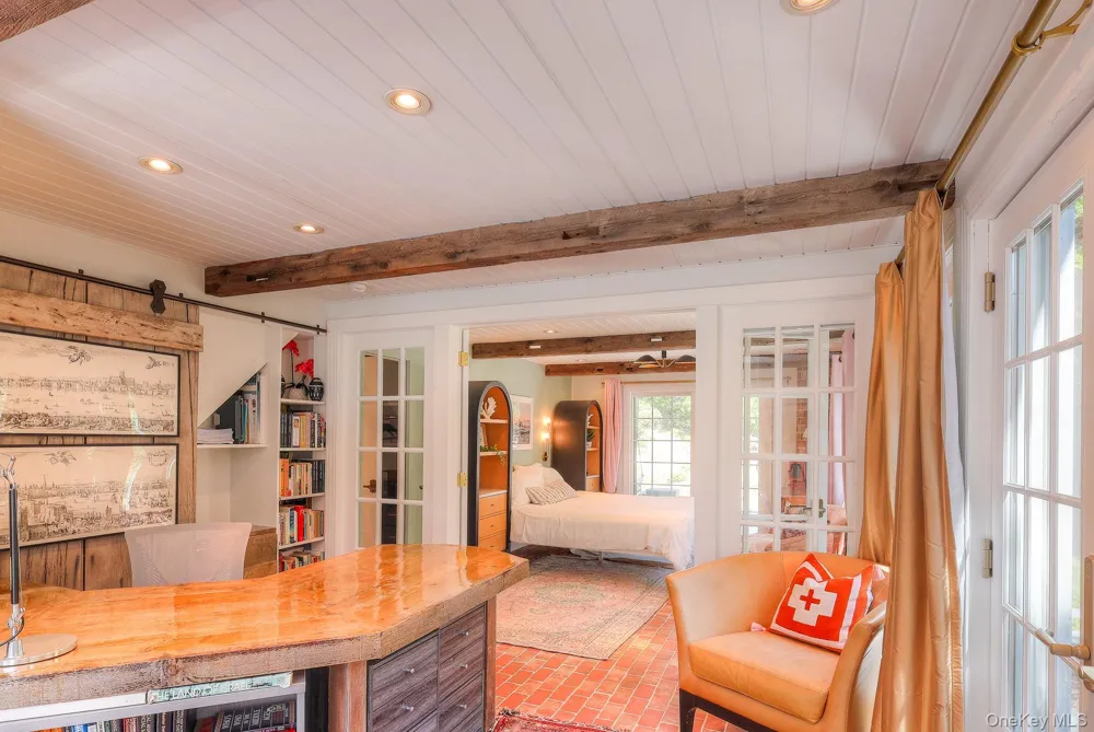18 Cliff Road Amagansett, NY 11930