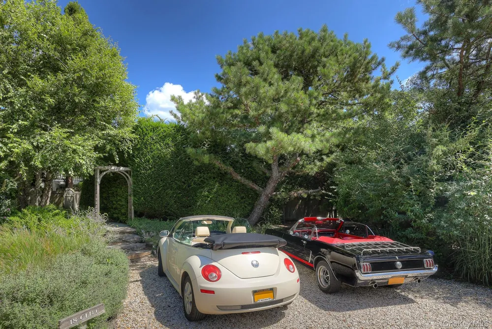 18 Cliff Road Amagansett, NY 11930