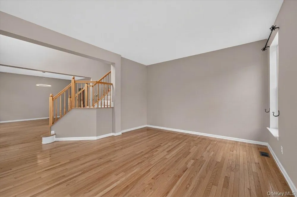 5 Oldwyck Crescent Highland Mills, NY 10930