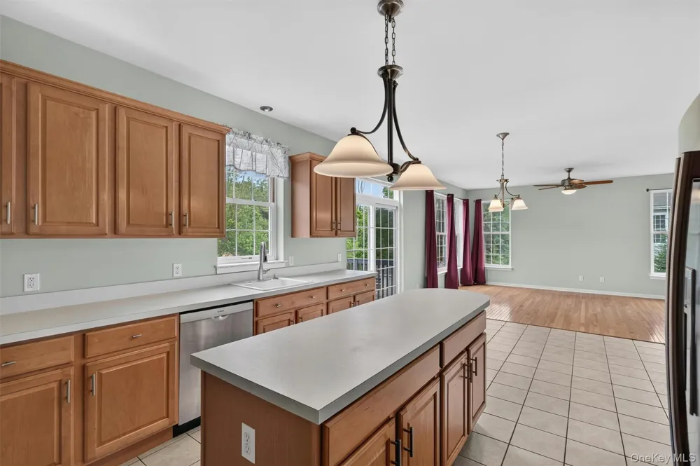 5 Oldwyck Crescent Highland Mills, NY 10930