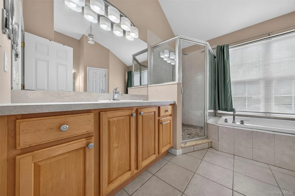 5 Oldwyck Crescent Highland Mills, NY 10930
