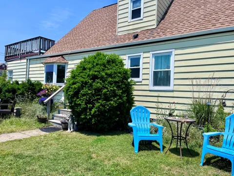 252 Lindell Boulevard