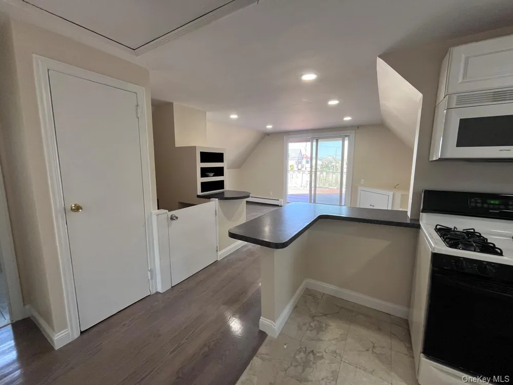 252 Lindell Boulevard Long Beach, NY 11561