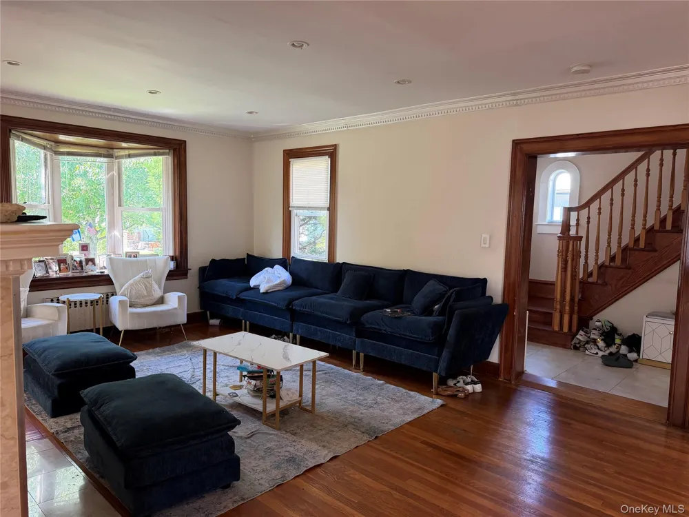 59 Essex Road Great Neck, NY 11023