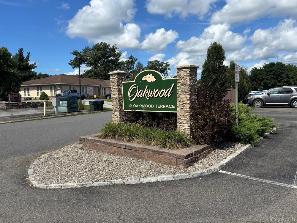 10 Oakwood Terrace #37 New Windsor, NY 12553