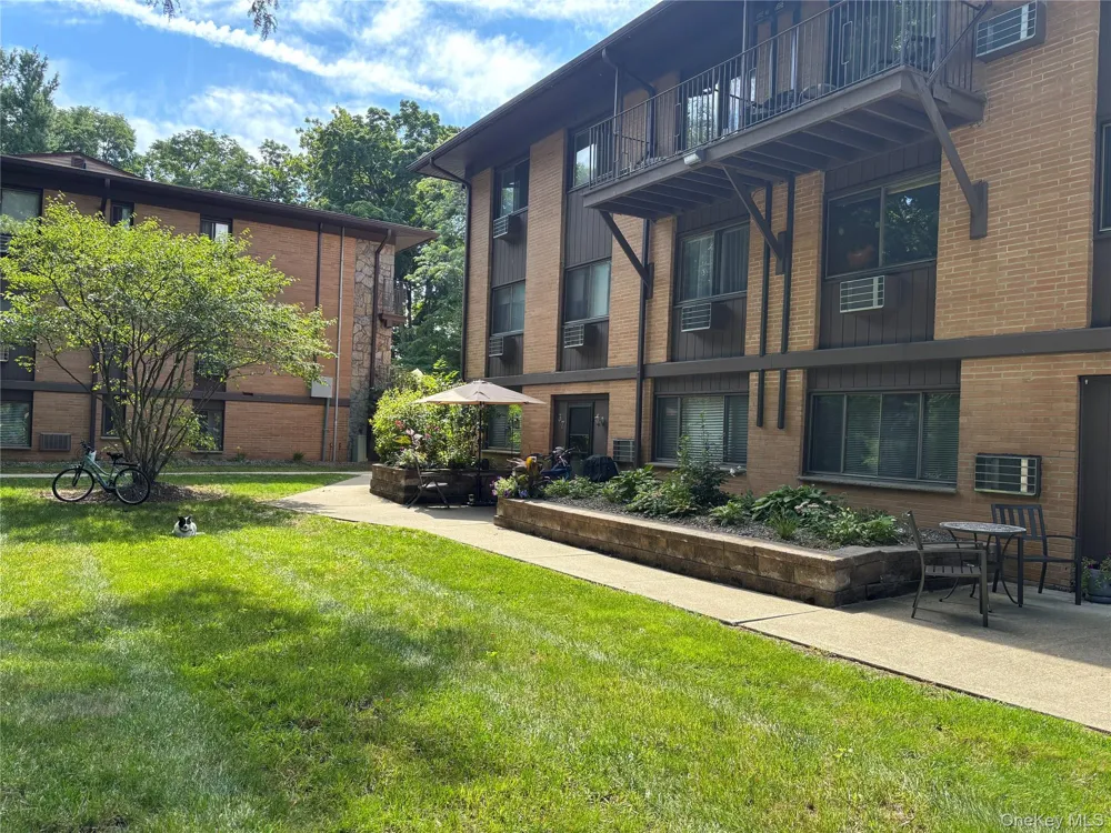 10 Oakwood Terrace #37 New Windsor, NY 12553