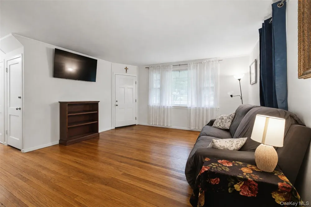 7 Caravella Lane Nanuet, NY 10954