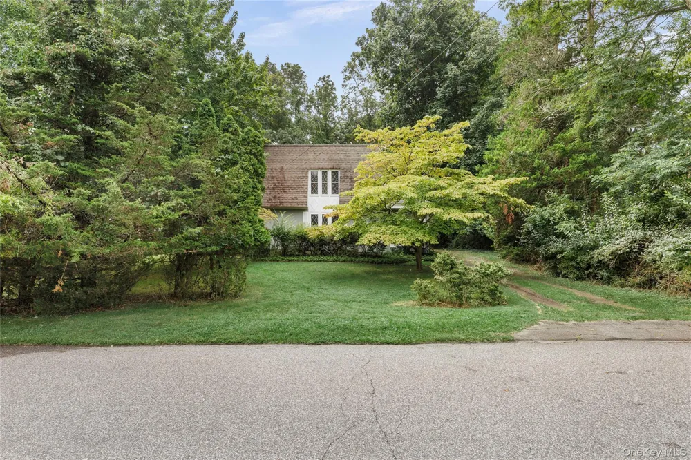 41 Shirley Street Wading River, NY 11792