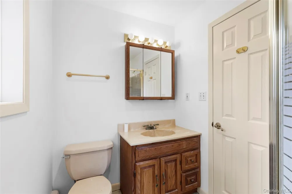 41 Shirley Street Wading River, NY 11792