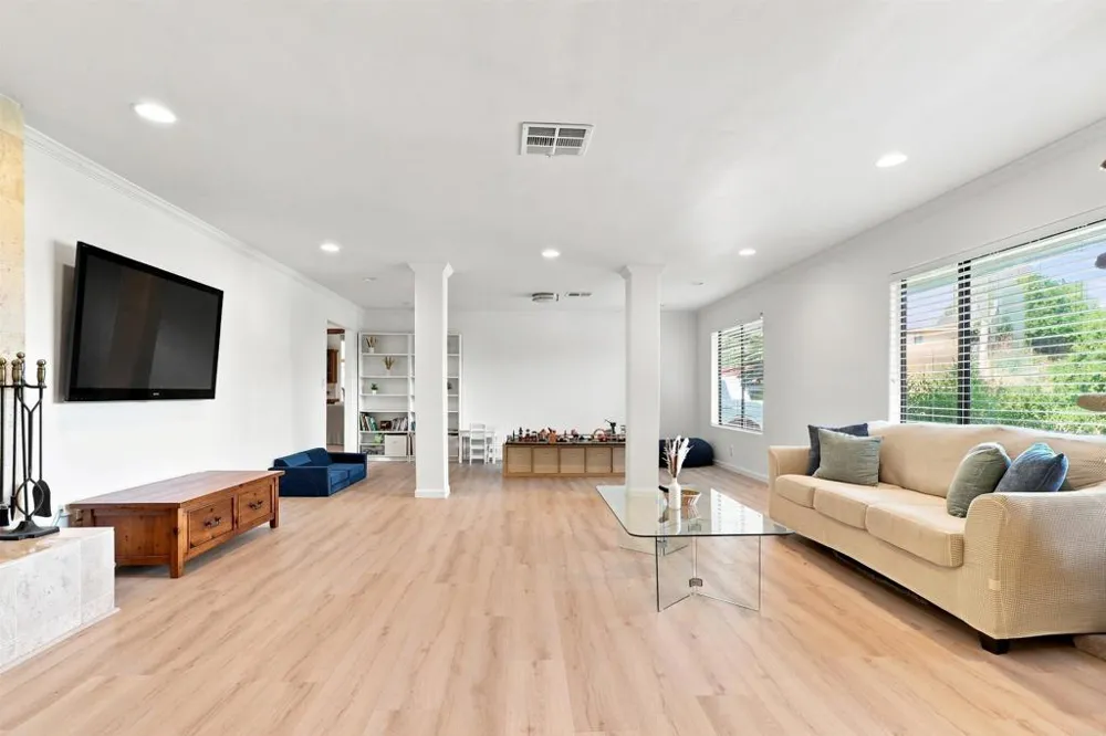 3056 Overhill Drive Vista, CA 92084