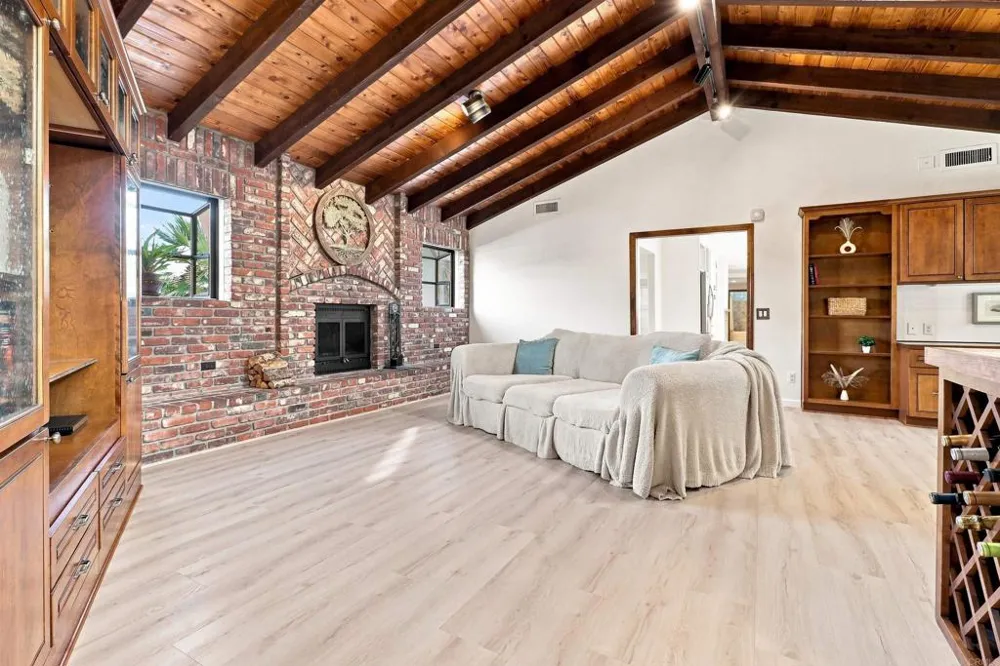 3056 Overhill Drive Vista, CA 92084