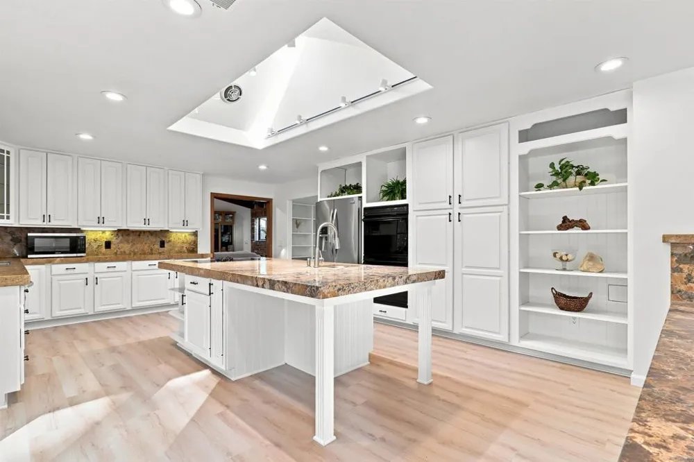 3056 Overhill Drive Vista, CA 92084