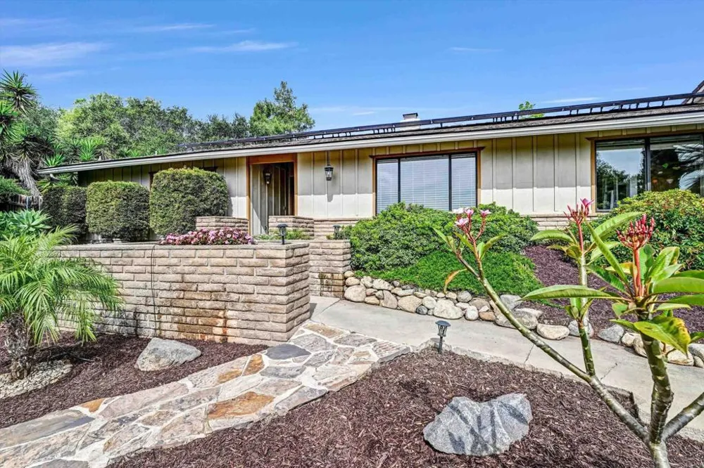 3056 Overhill Drive Vista, CA 92084