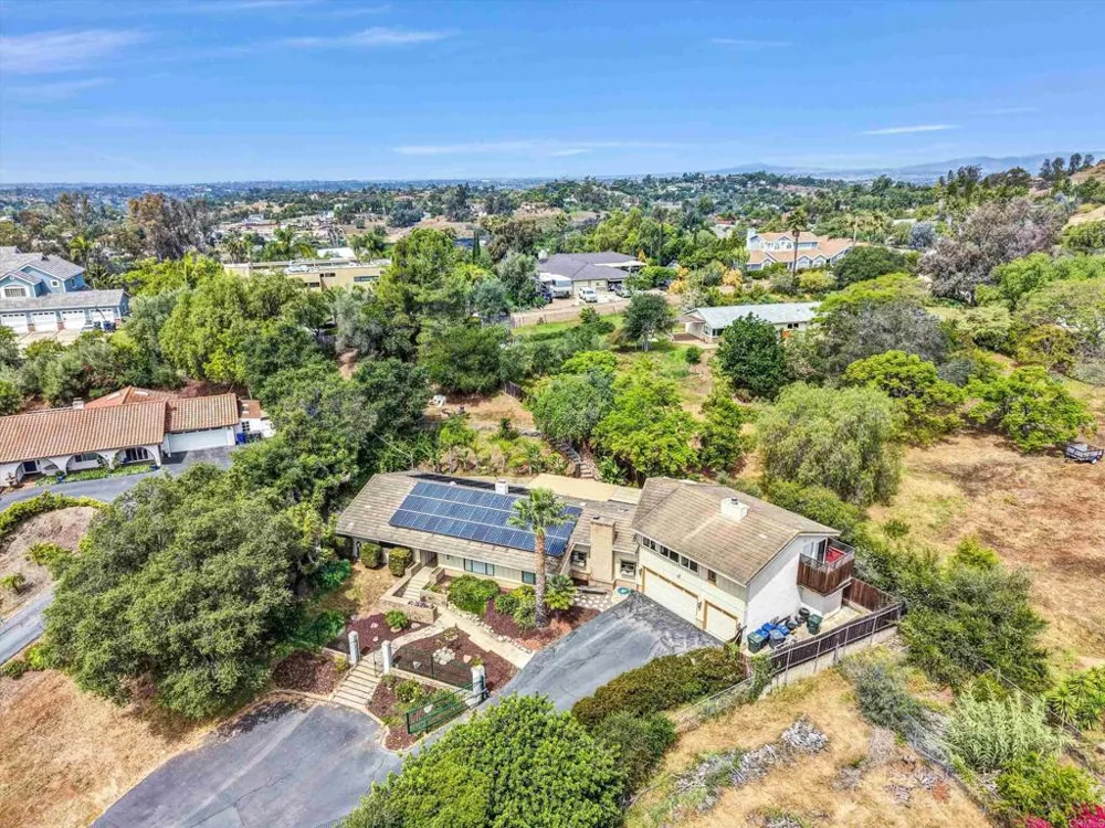 3056 Overhill Drive Vista, CA 92084