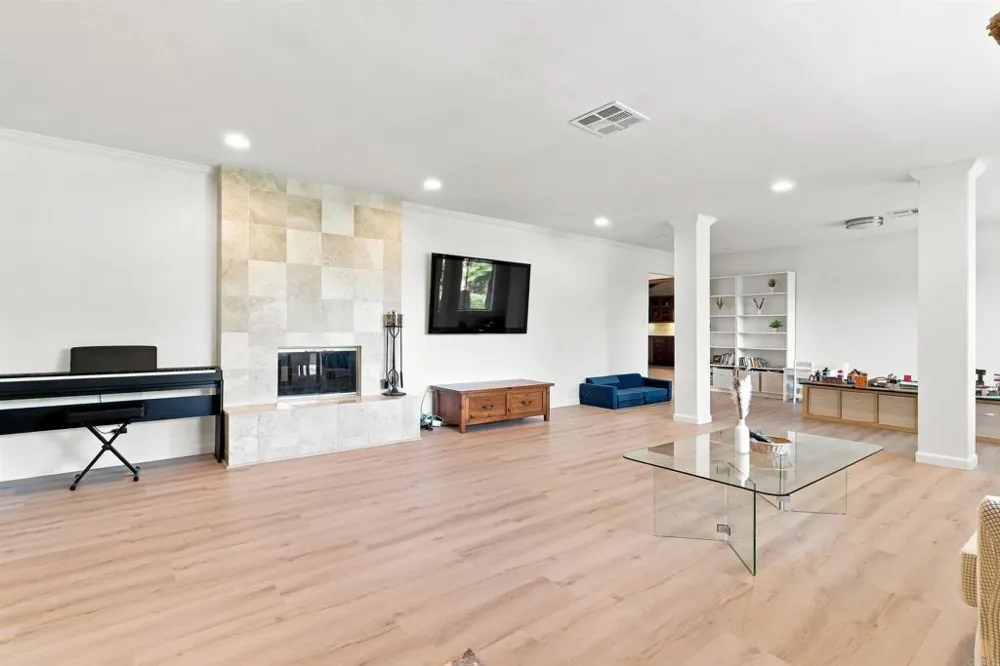 3056 Overhill Drive Vista, CA 92084