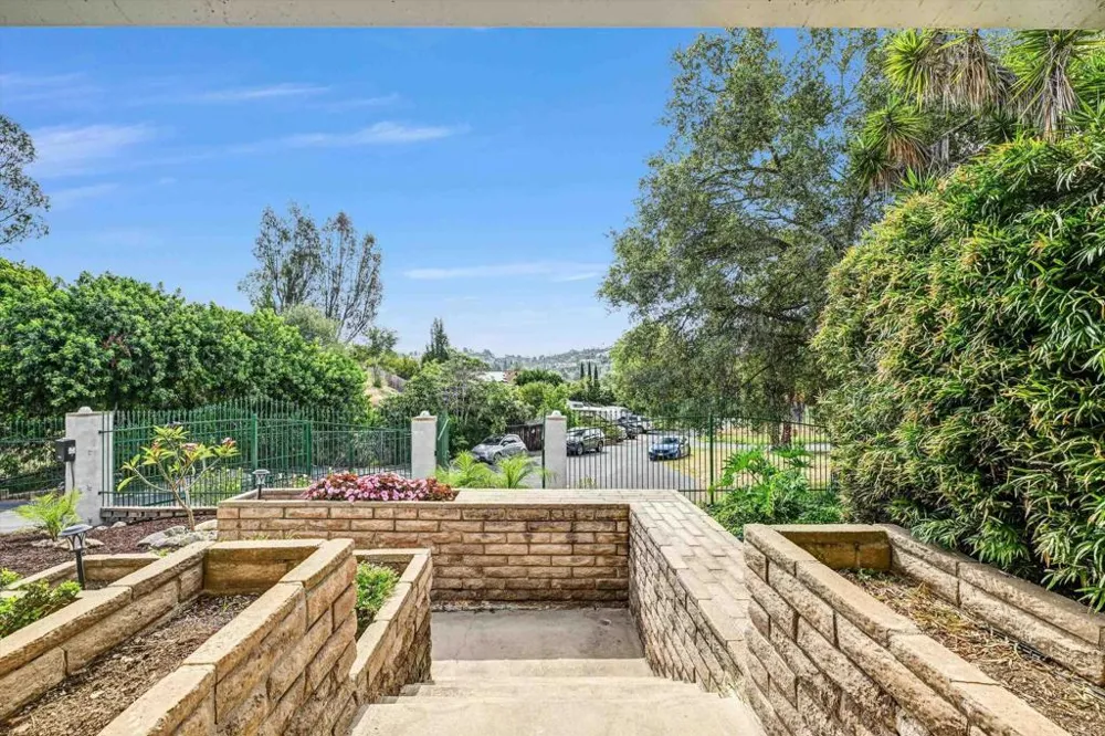 3056 Overhill Drive Vista, CA 92084