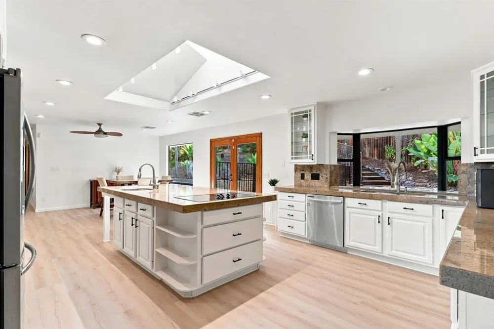 3056 Overhill Drive Vista, CA 92084