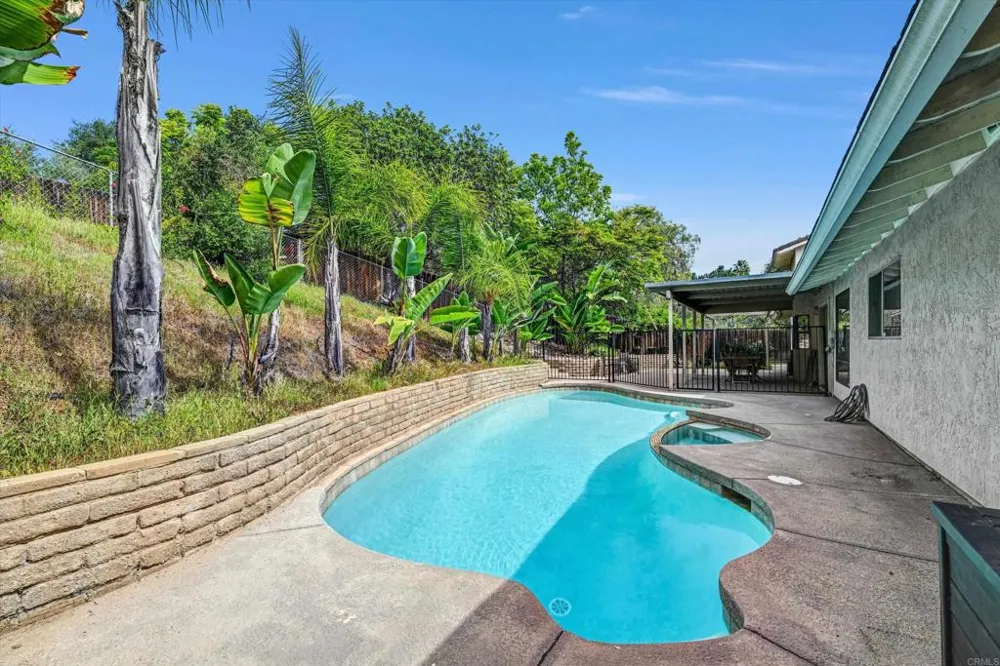 3056 Overhill Drive Vista, CA 92084