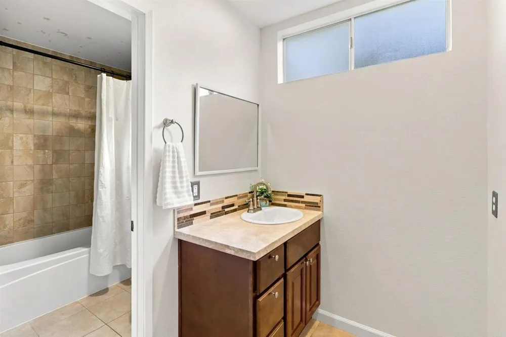 3056 Overhill Drive Vista, CA 92084