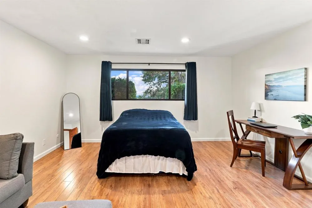 3056 Overhill Drive Vista, CA 92084