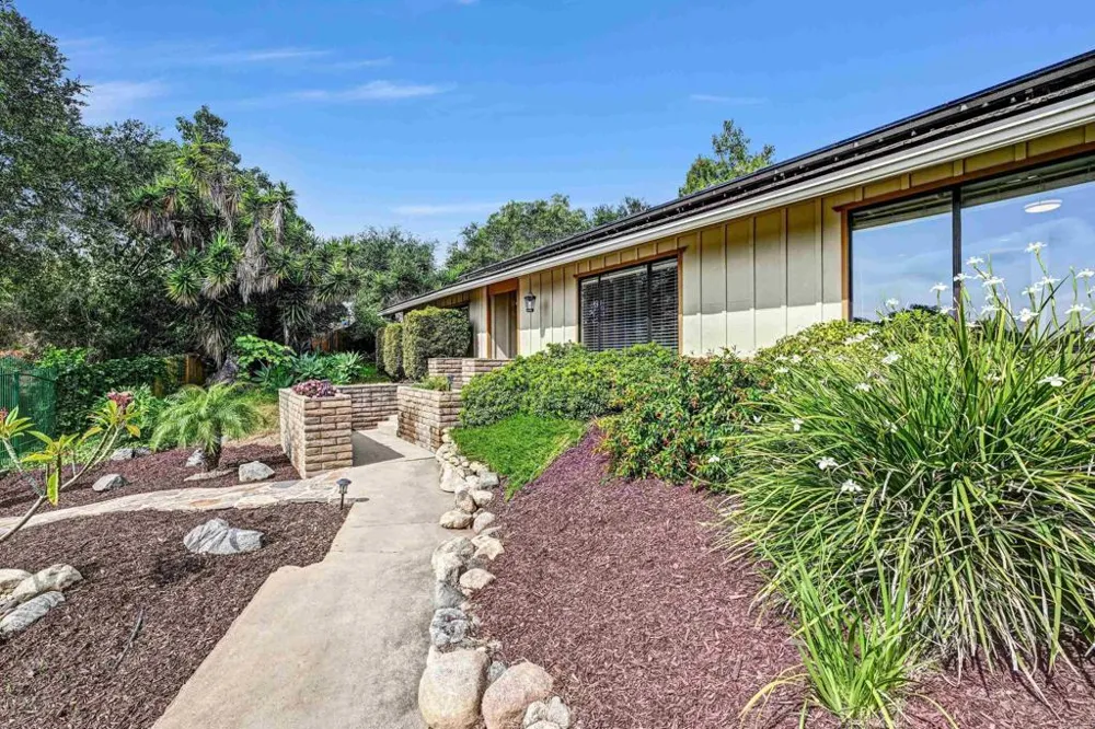 3056 Overhill Drive Vista, CA 92084
