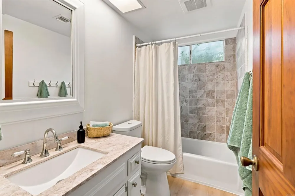 3056 Overhill Drive Vista, CA 92084
