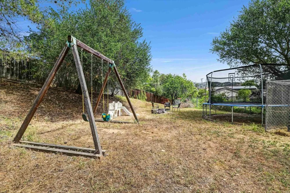 3056 Overhill Drive Vista, CA 92084