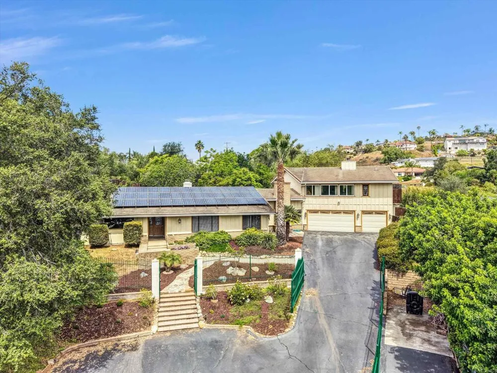 3056 Overhill Drive Vista, CA 92084