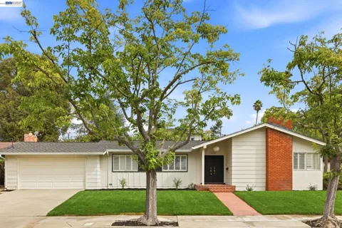 4524 Mirador Dr