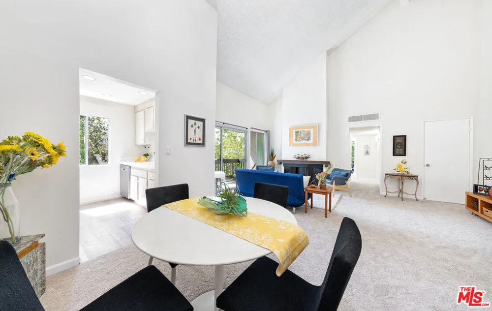 11301 Summertime Lane Culver City, CA 90230