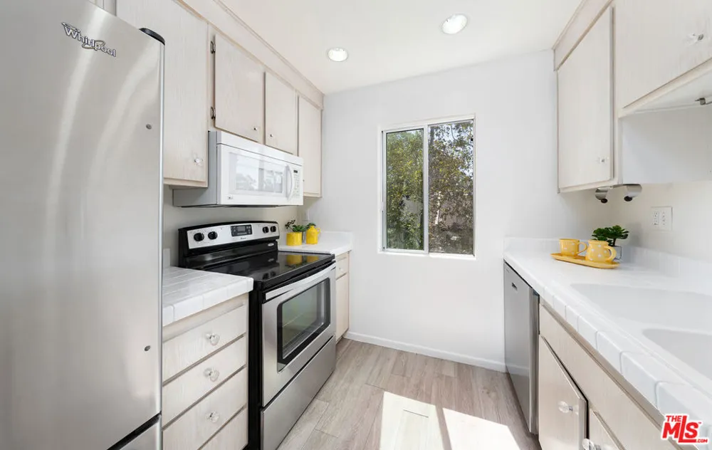 11301 Summertime Lane Culver City, CA 90230