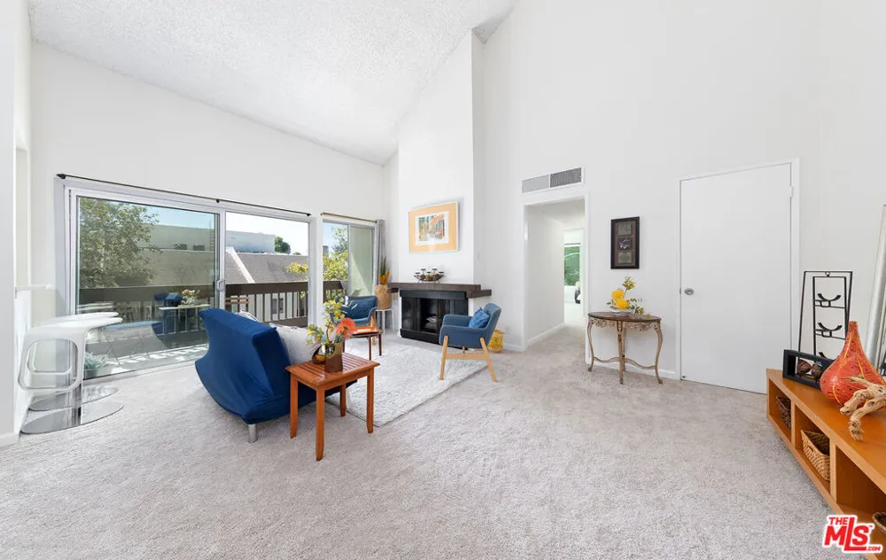 11301 Summertime Lane Culver City, CA 90230