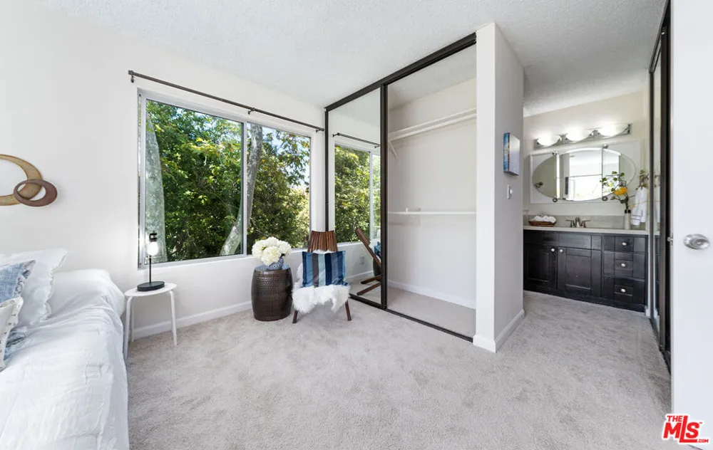11301 Summertime Lane Culver City, CA 90230
