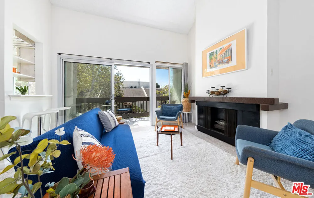 11301 Summertime Lane Culver City, CA 90230