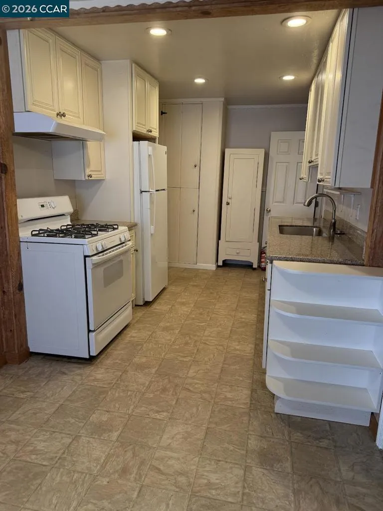 365 Pinole Ave Rodeo, CA 94572