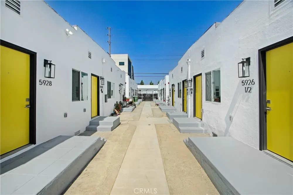 5928 S Hoover Street Los Angeles, CA 90044