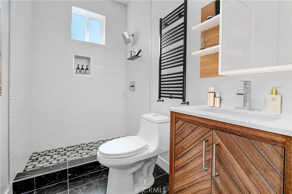 5928 S Hoover Street Los Angeles, CA 90044