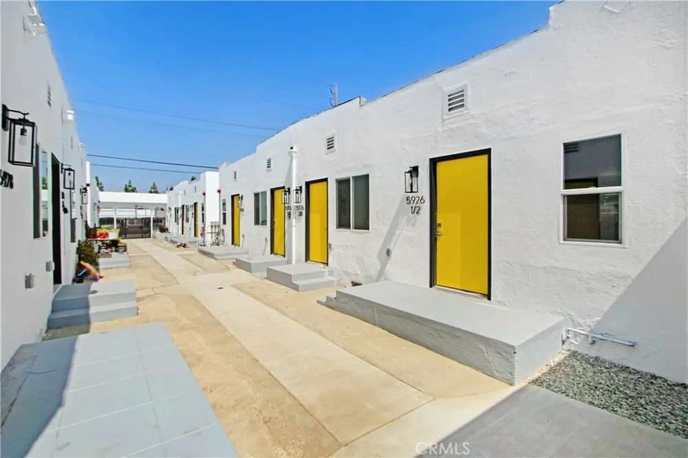 5928 S Hoover Street Los Angeles, CA 90044