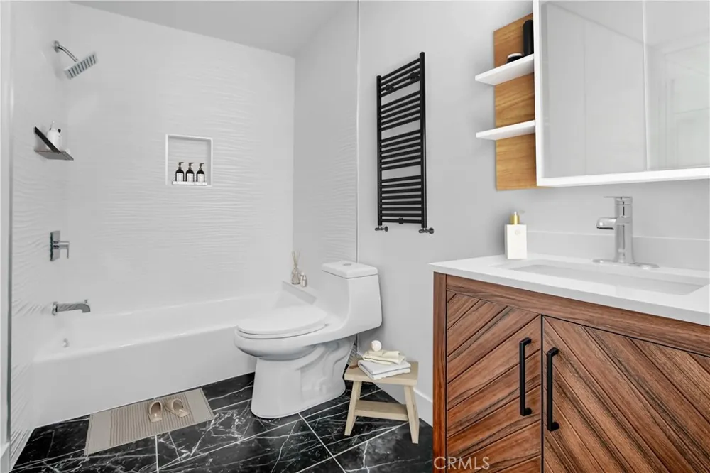 5928 S Hoover Street Los Angeles, CA 90044
