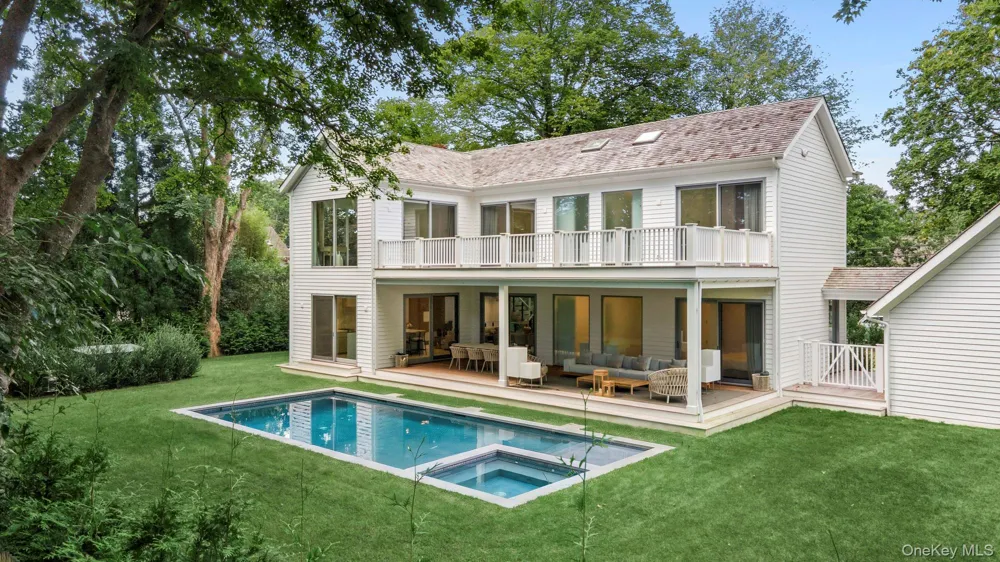 16 Gould Street East Hampton, NY 11937