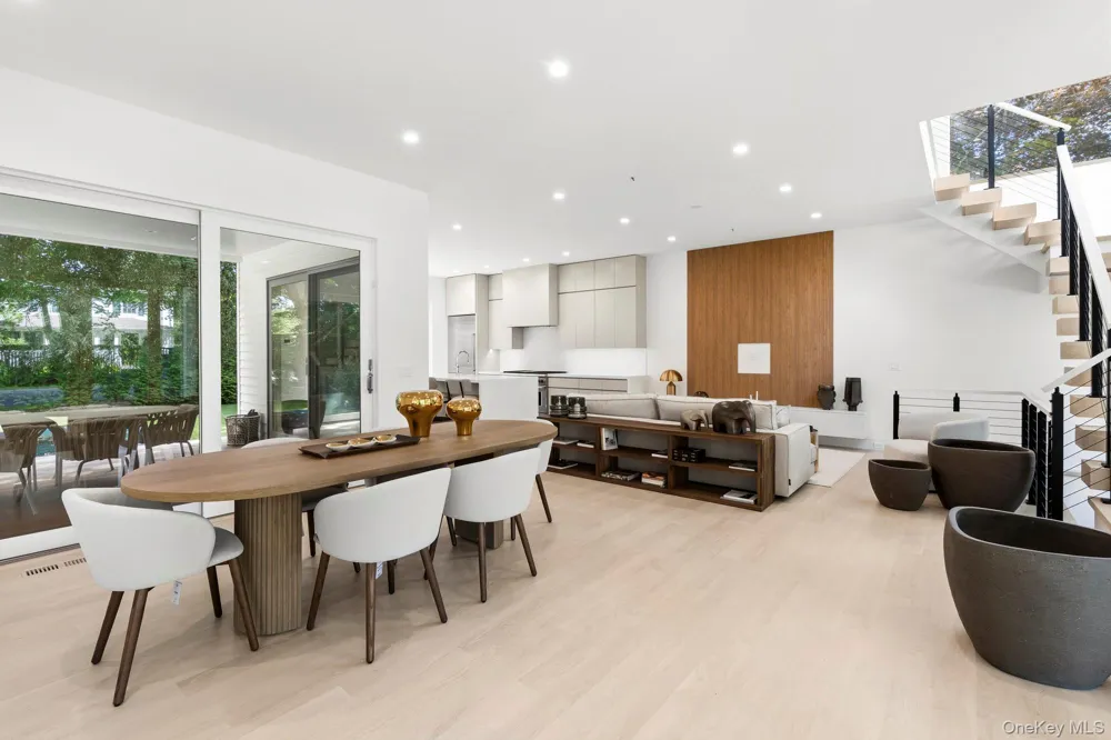 16 Gould Street East Hampton, NY 11937