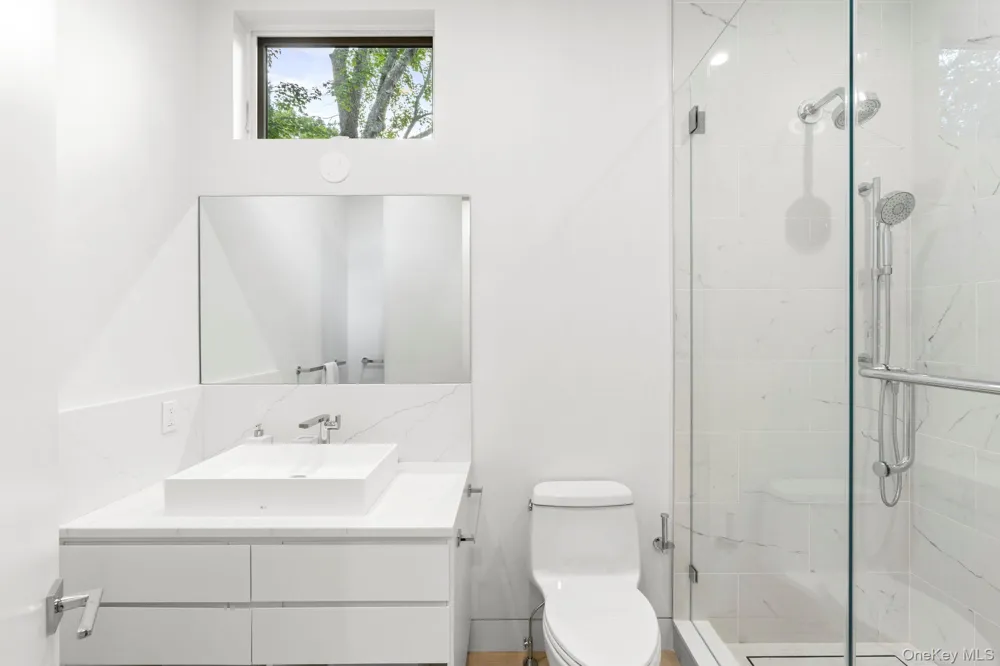 16 Gould Street East Hampton, NY 11937