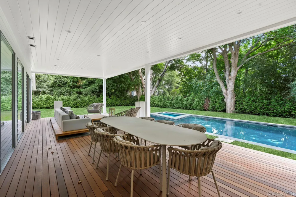 16 Gould Street East Hampton, NY 11937