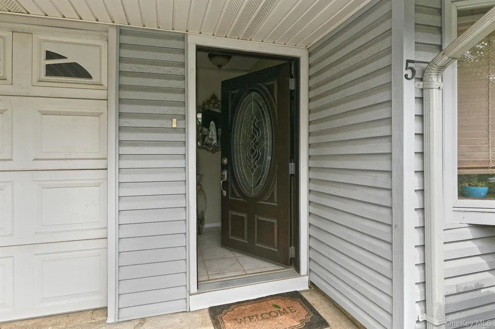5 Woodcock Lane Levittown, NY 11756