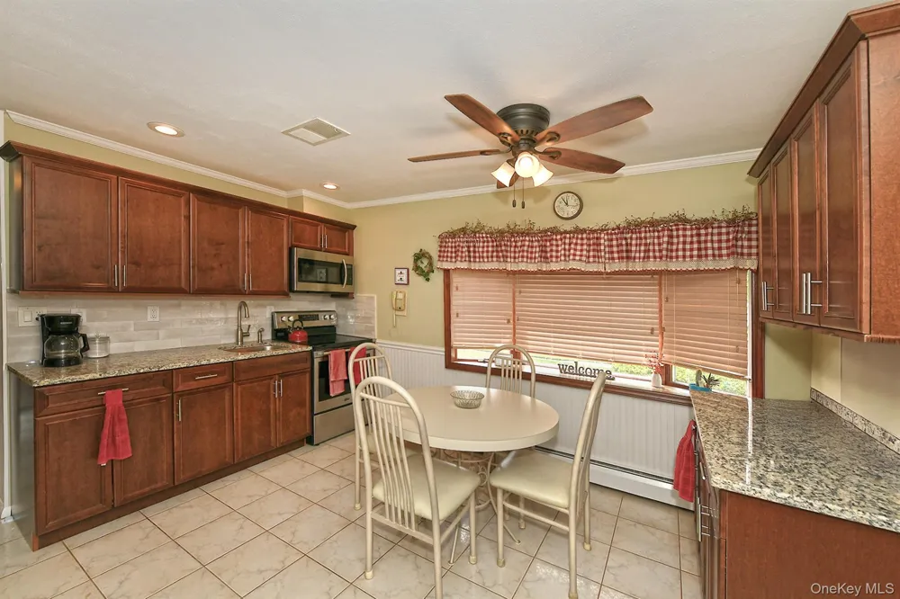 5 Woodcock Lane Levittown, NY 11756