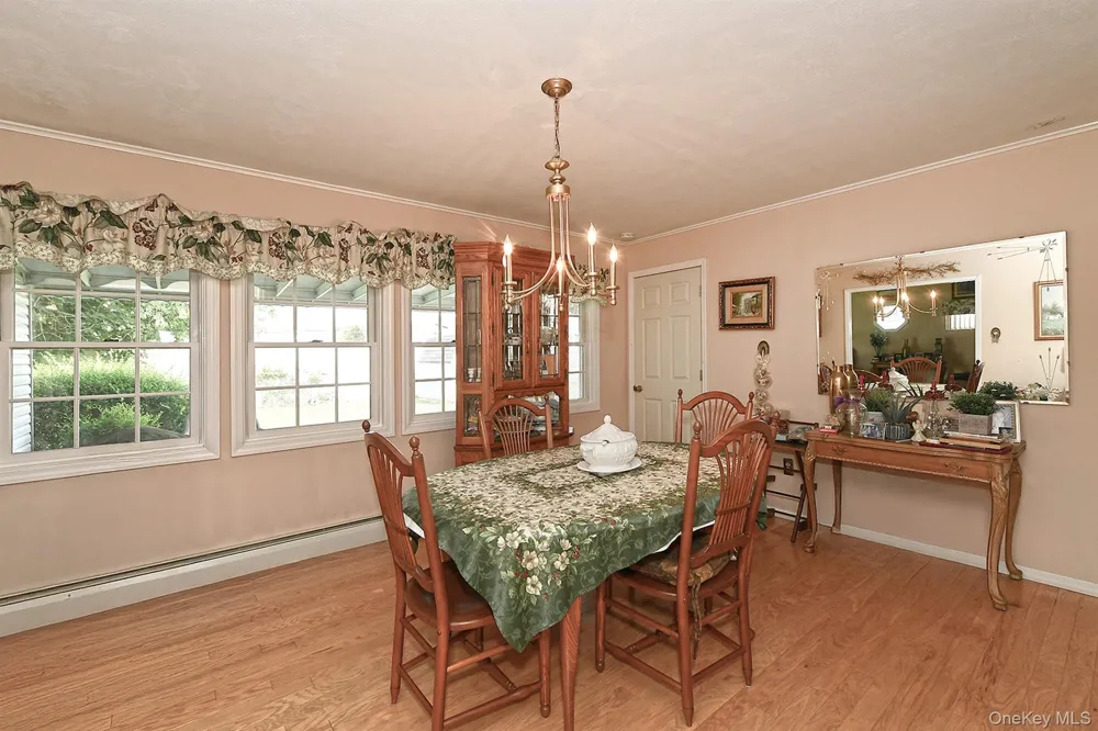 5 Woodcock Lane Levittown, NY 11756